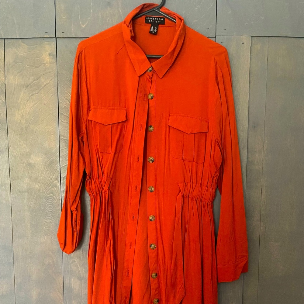 WOMANS XL Red Orange Street Wear Society Button Down Dress/Jacket